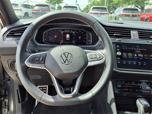 Photo of 2023 Platinum Gray Metallic Volkswagen Tiguan