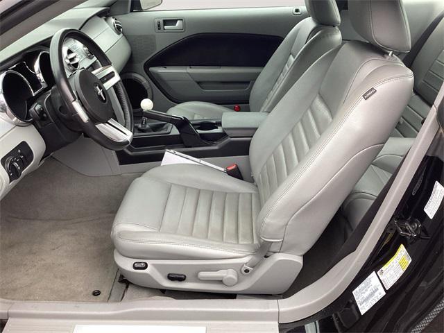 Photo of 2007 Black Clearcoat Ford Mustang