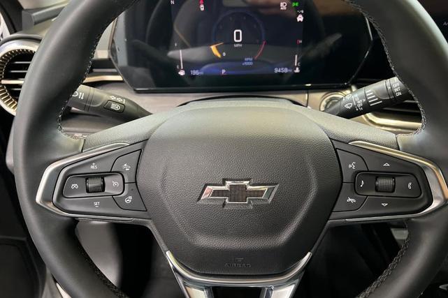 Photo of 2024 Summit White Chevrolet Trax