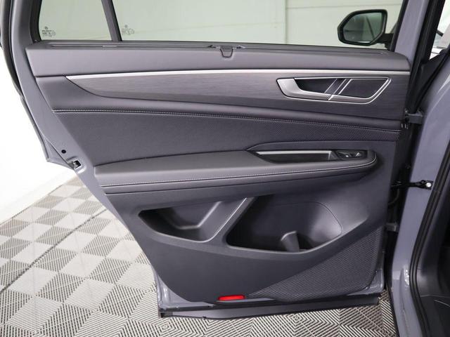 Photo of 2026 Pure Gray Volkswagen Atlas Cross Sport