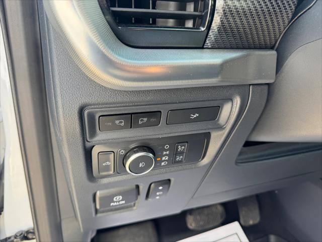 Photo of 2022 Oxford White Ford F-150