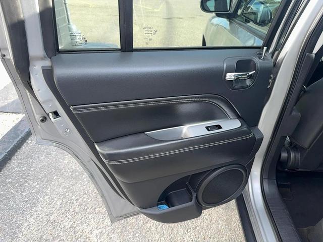 Photo of 2015 Billet Silver Metallic Clearcoat Jeep Compass