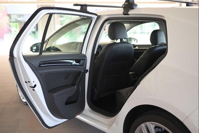Photo of 2015 Pure White Volkswagen Golf