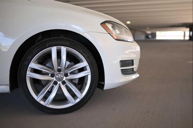 Photo of 2015 Pure White Volkswagen Golf