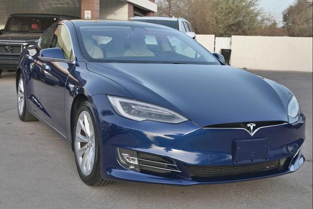 Photo of 2019 Deep Blue Metallic Tesla Model S