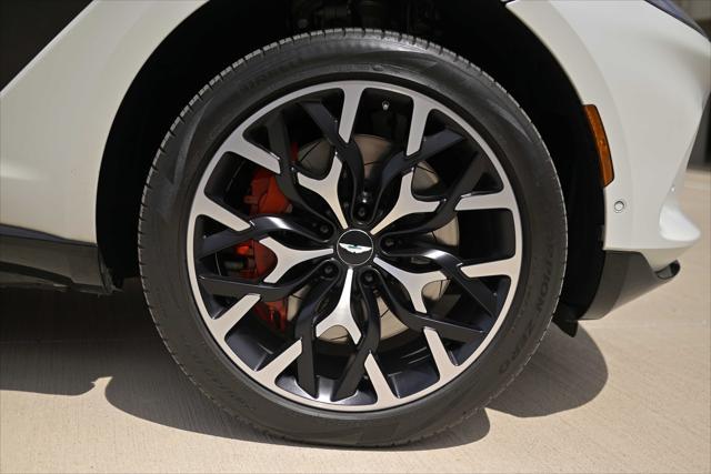 Photo of 2021 WHITE Aston Martin DBX