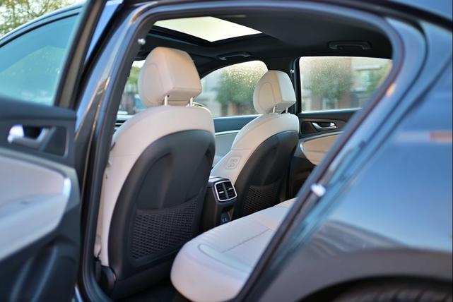 Photo of 2025 Makalu Gray Genesis G70