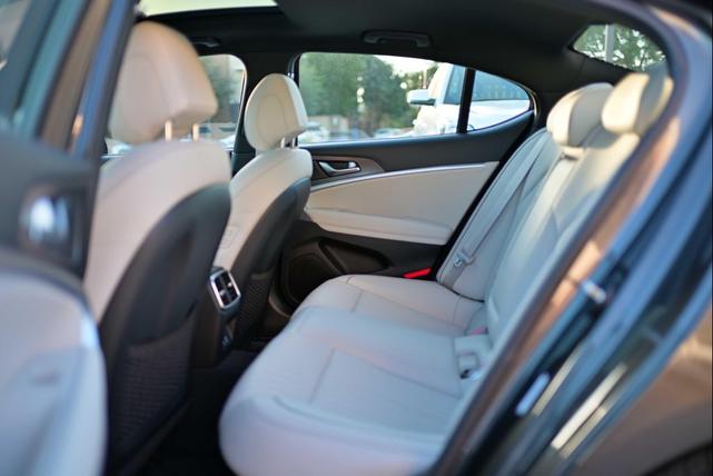 Photo of 2025 Makalu Gray Genesis G70