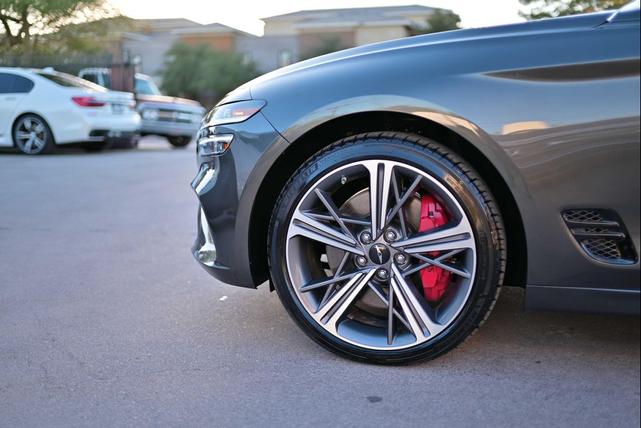 Photo of 2025 Makalu Gray Genesis G70