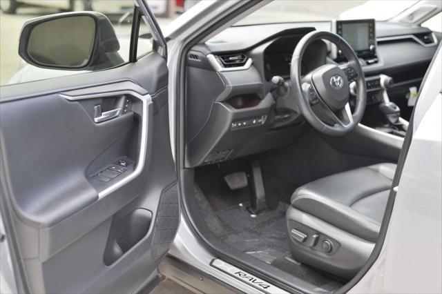 Photo of 2019 Silver Sky Metallic Toyota RAV4