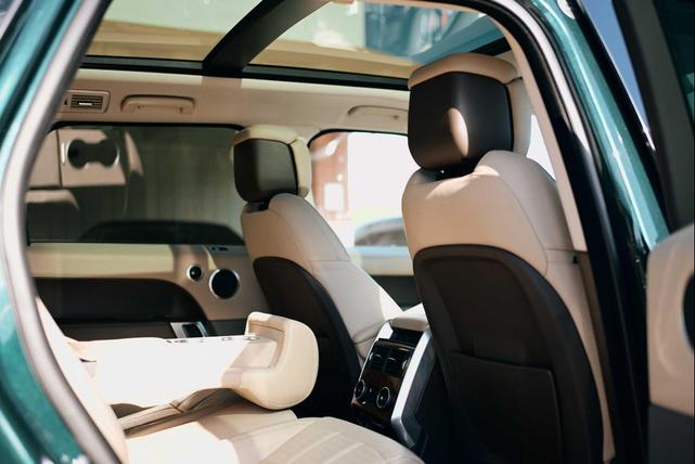 Photo of 2021 British Racing Green Land Rover Range Rover Sport
