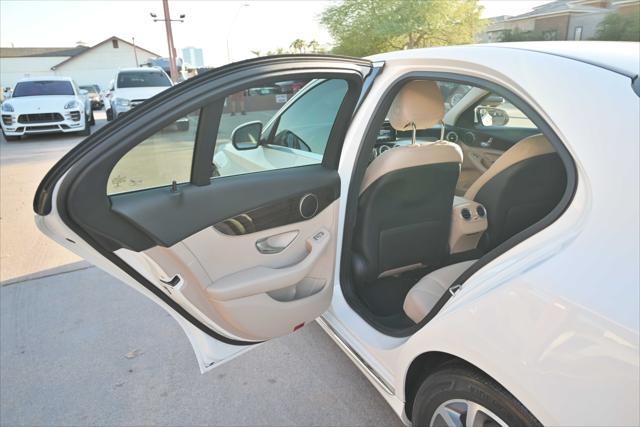 Photo of 2017 WHITE Mercedes-Benz C-Class