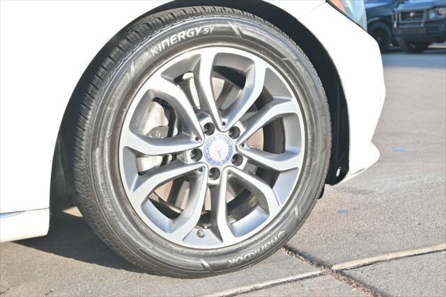 Photo of 2017 WHITE Mercedes-Benz C-Class