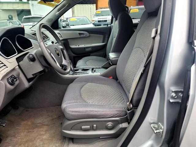 Photo of 2012 Silver Chevrolet Traverse