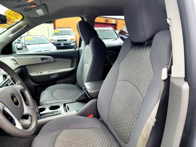 Photo of 2012 Silver Chevrolet Traverse