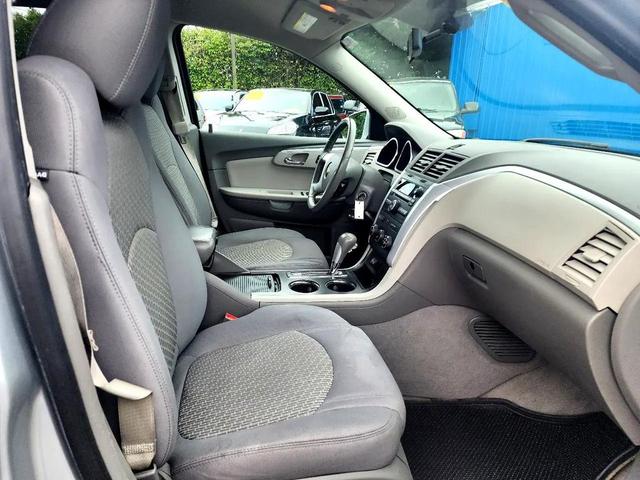 Photo of 2012 Silver Chevrolet Traverse