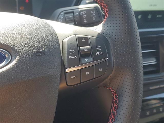 Photo of 2025 White Metallic Ford Escape