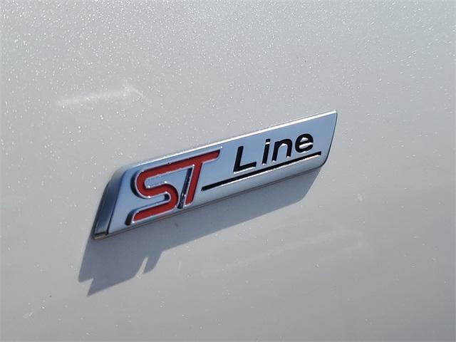 Photo of 2025 White Metallic Ford Escape