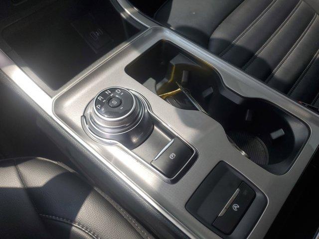 Photo of 2023 Oxford White Ford Edge