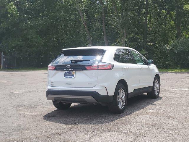 Photo of 2023 Oxford White Ford Edge