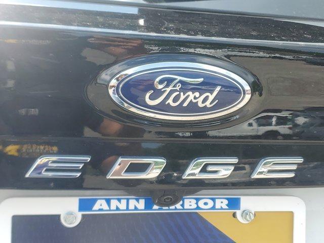 Photo of 2023 Oxford White Ford Edge