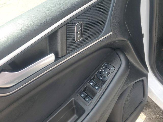 Photo of 2023 Oxford White Ford Edge