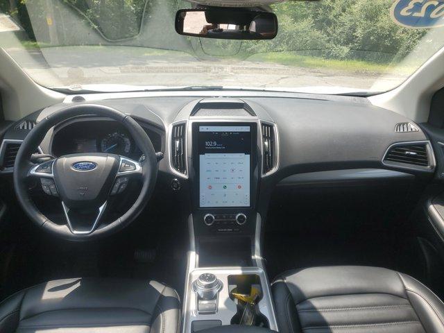 Photo of 2023 Oxford White Ford Edge
