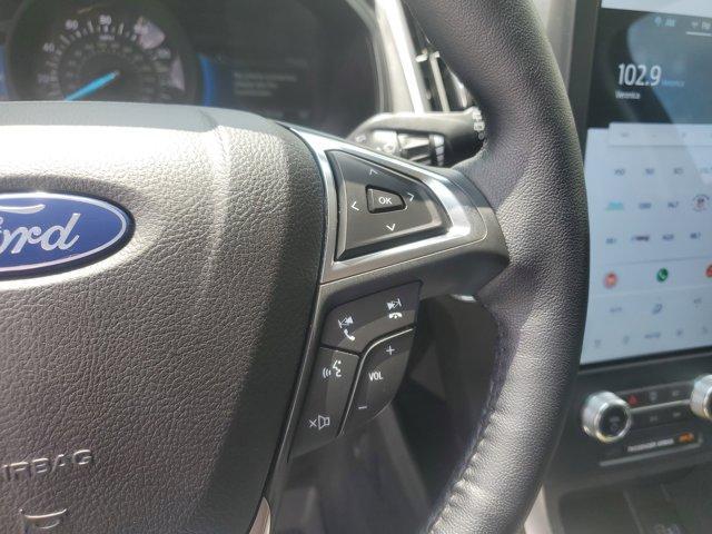 Photo of 2023 Oxford White Ford Edge