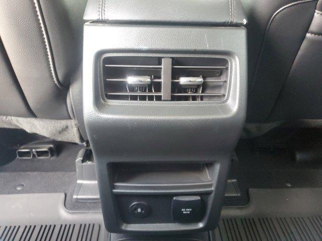 Photo of 2023 Oxford White Ford Edge
