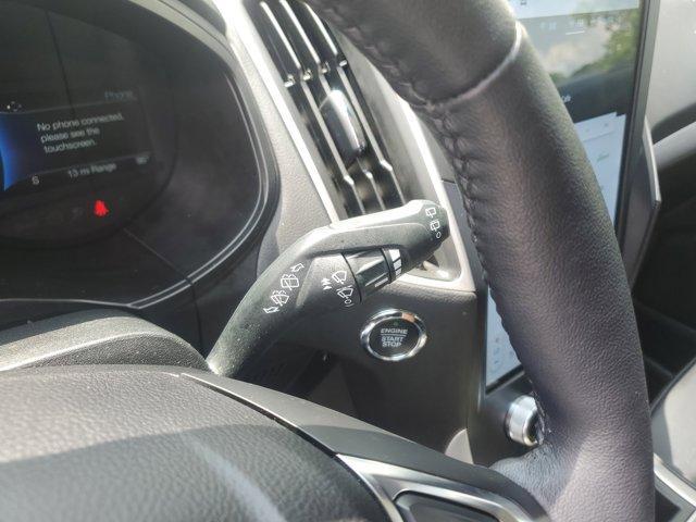 Photo of 2023 Oxford White Ford Edge