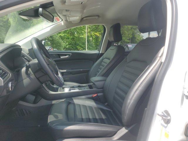 Photo of 2023 Oxford White Ford Edge