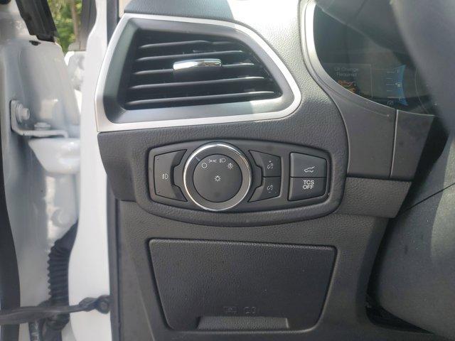 Photo of 2023 Oxford White Ford Edge