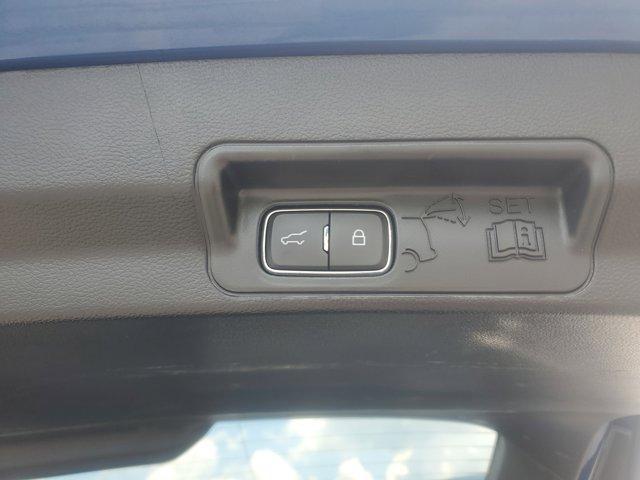Photo of 2022 Atlas Blue Metallic Ford Explorer