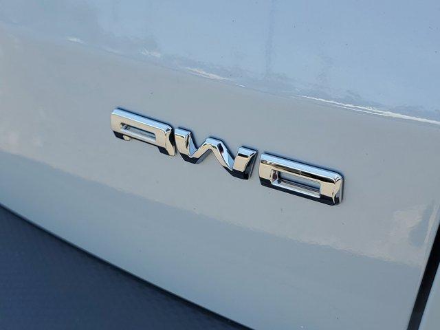 Photo of 2025 Silver Metallic Ford Escape