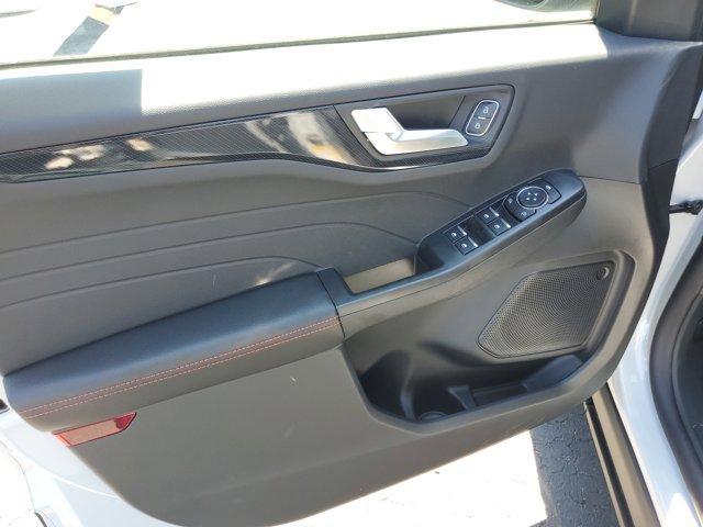 Photo of 2025 Silver Metallic Ford Escape