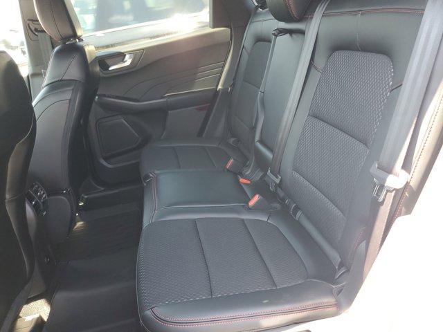 Photo of 2025 Silver Metallic Ford Escape