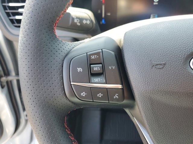 Photo of 2025 Silver Metallic Ford Escape