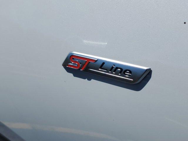 Photo of 2025 Silver Metallic Ford Escape