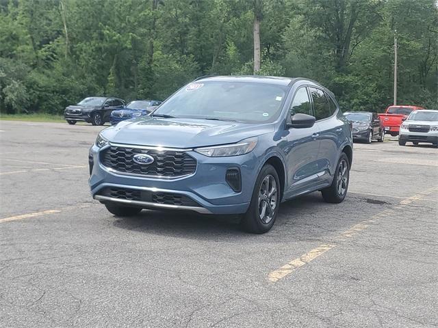 Photo of 2023 Vapor Blue Metallic Ford Escape