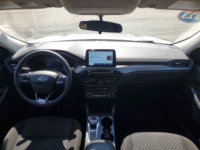 Photo of 2023 Iconic Silver Metallic Ford Escape
