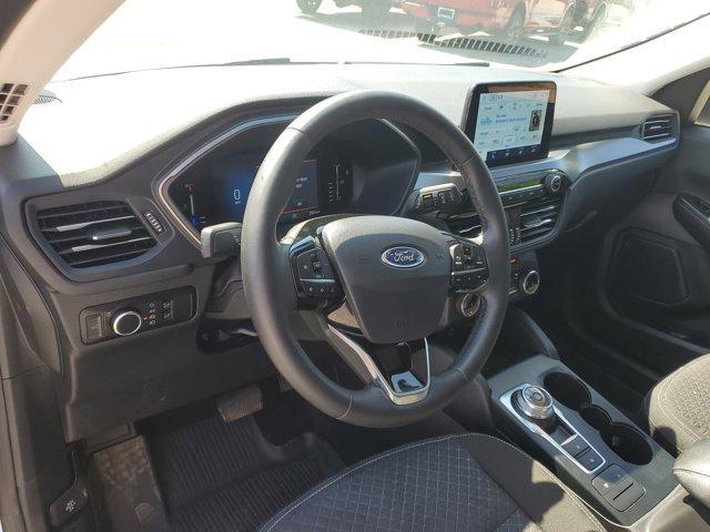 Photo of 2023 Iconic Silver Metallic Ford Escape