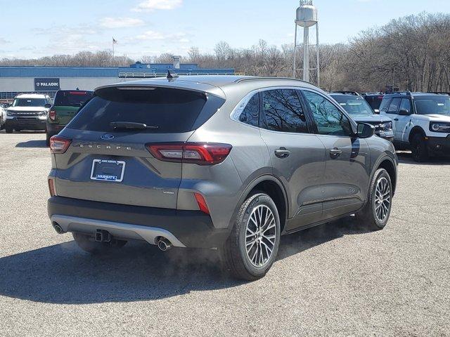 Photo of 2025 Gray Ford Escape