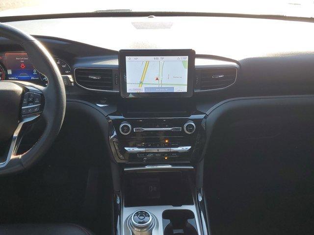 Photo of 2022 White Metallic Ford Explorer