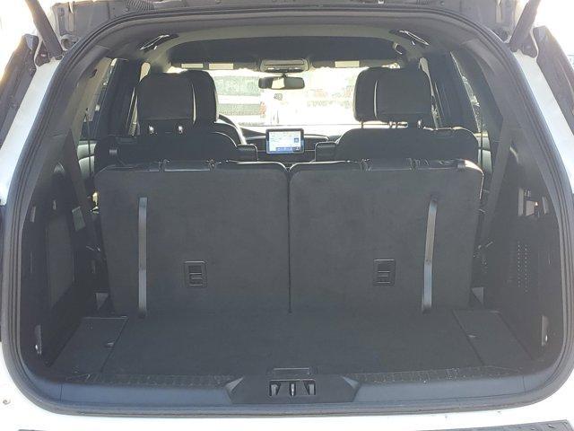 Photo of 2022 White Metallic Ford Explorer