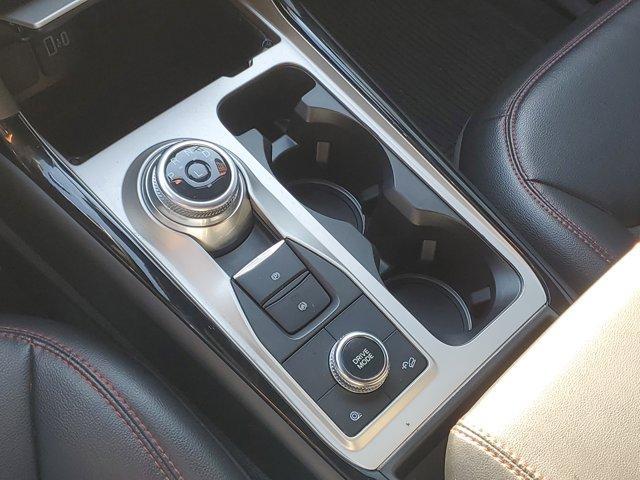 Photo of 2022 White Metallic Ford Explorer