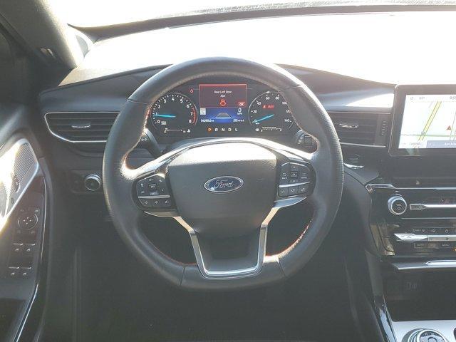 Photo of 2022 White Metallic Ford Explorer