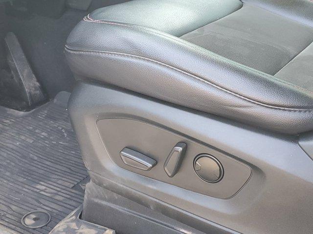 Photo of 2022 White Metallic Ford Explorer