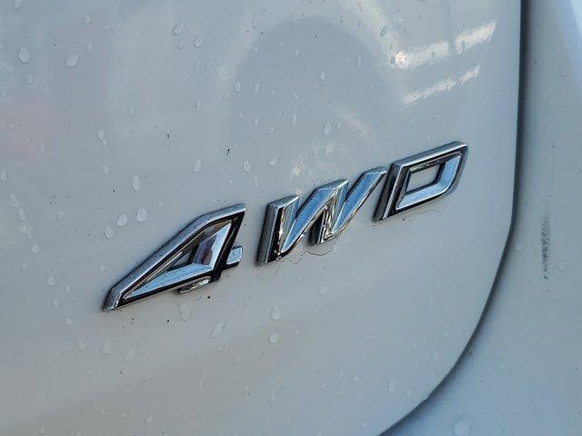 Photo of 2022 White Metallic Ford Explorer