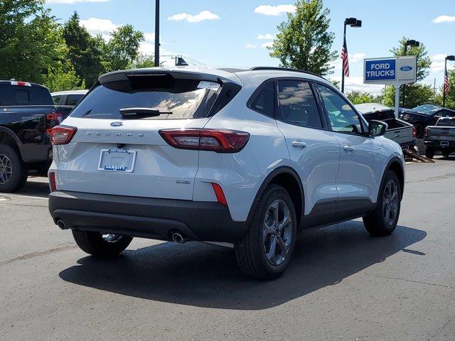 Photo of 2025 Silver Ford Escape