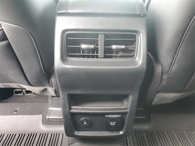 Photo of 2023 Carbonized Gray Metallic Ford Edge